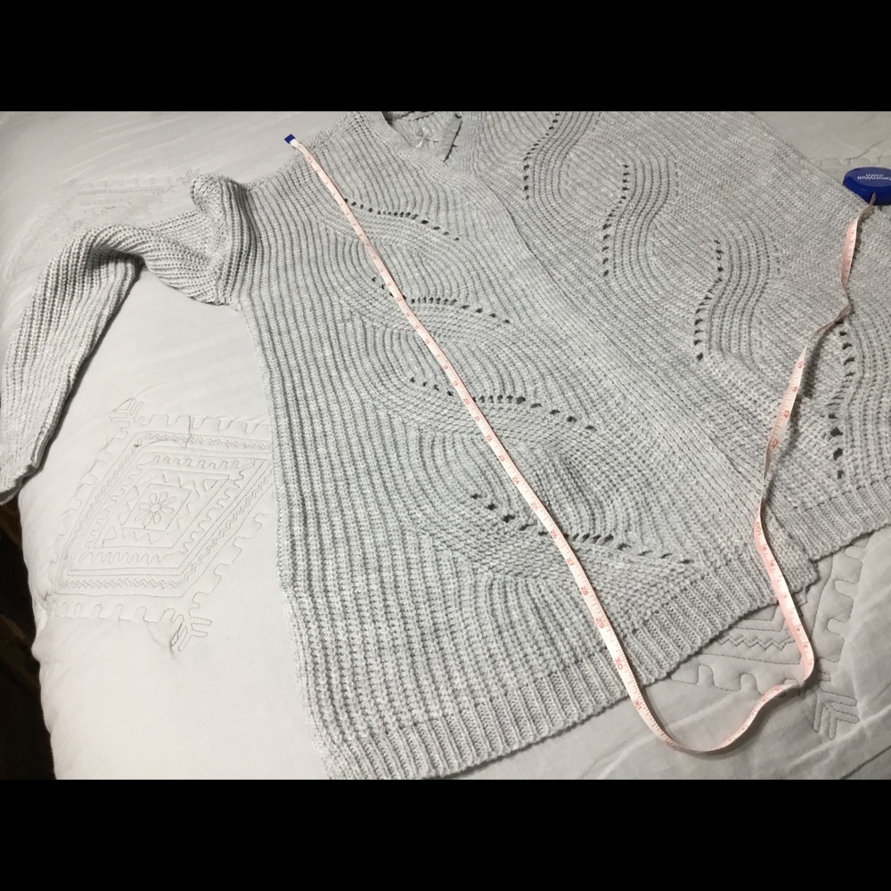 Signature Studio Open Front/Braided Back S… - Picture 5 of 8